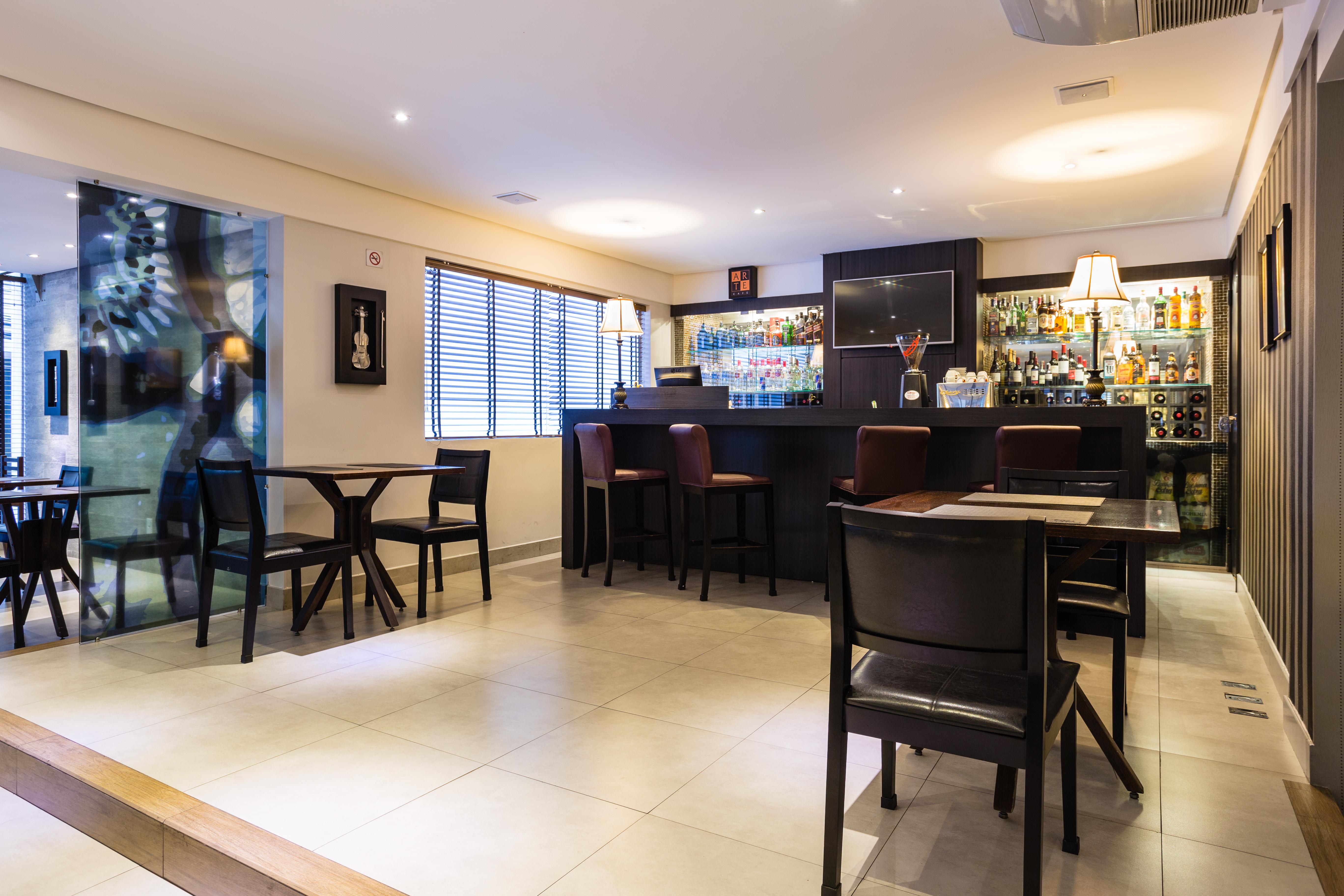 Hotel Faial Prime Suítes 4*